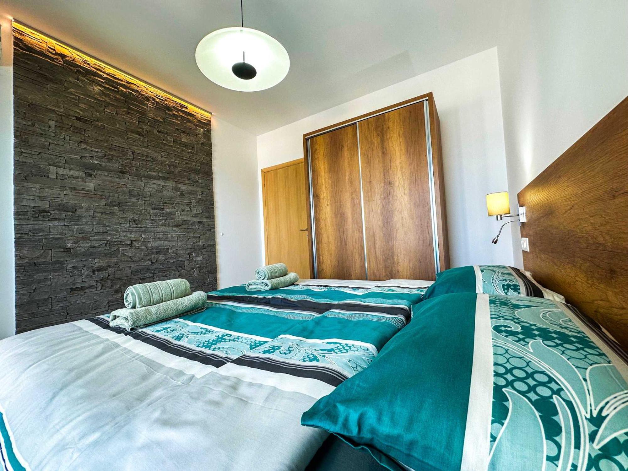 1 Bedroom 1330 * Durrës