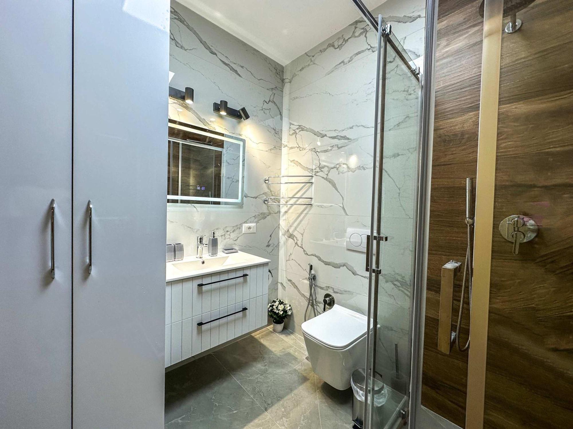 1 Bedroom 1330 * Durrës