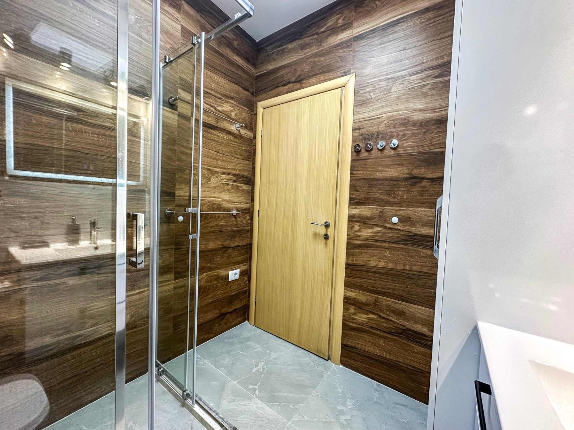 1 Bedroom 1330 * Durrës